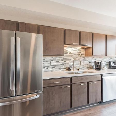 Frontdesk Confluence On 3Rd Apt Downtown Riverwalk Trails Ντε Μόιν Εξωτερικό φωτογραφία