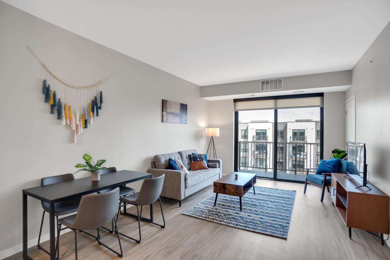 Frontdesk Confluence On 3Rd Apt Downtown Riverwalk Trails Ντε Μόιν Δωμάτιο φωτογραφία