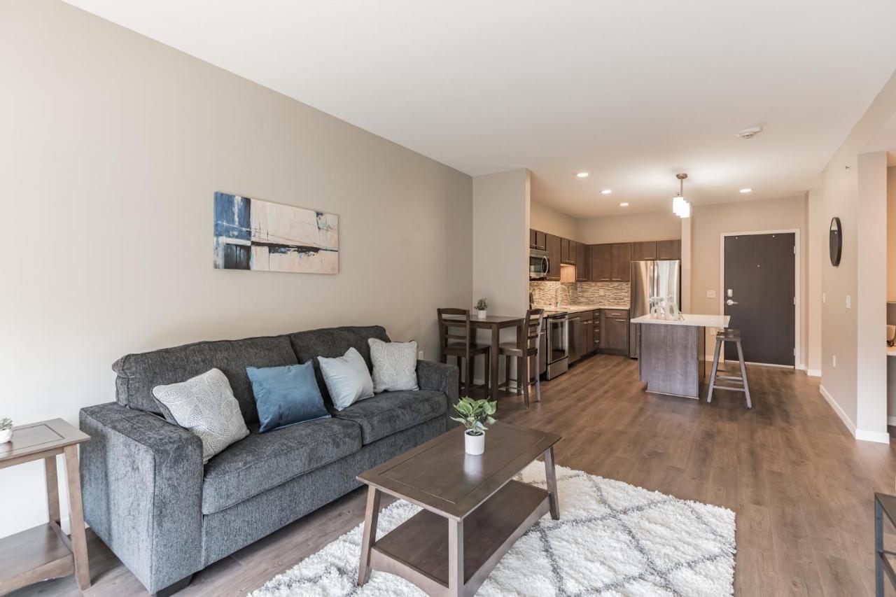 Frontdesk Confluence On 3Rd Apt Downtown Riverwalk Trails Ντε Μόιν Δωμάτιο φωτογραφία
